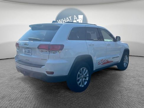 Used 2021 Jeep Grand Cherokee Laredo AWD/4WD image 3
