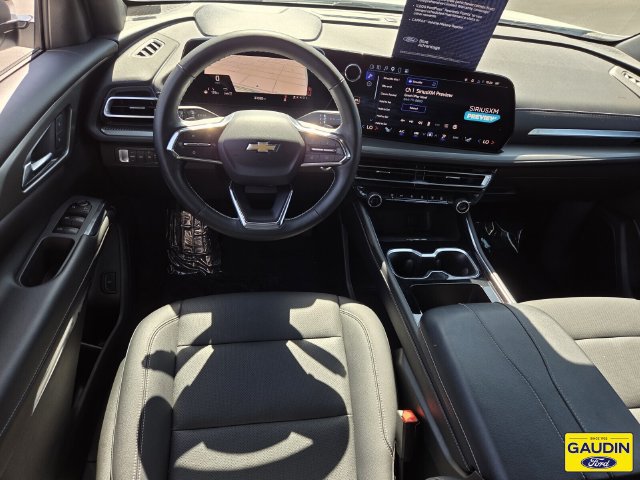 Used 2025 Chevrolet Traverse LT AWD/4WD image 14