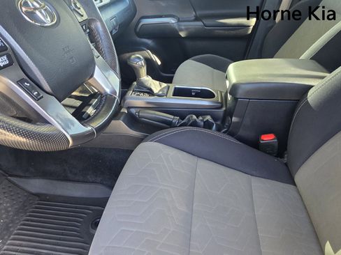 Used 2023 Toyota Tacoma TRD Sport image 10