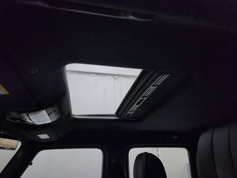 Used 2021 Mercedes-Benz G 550 image 11