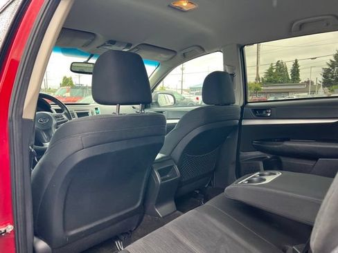 Used 2014 Subaru Outback 2.5i Premium w/ Accessory Value Package (OYZ) AWD/4WD image 11