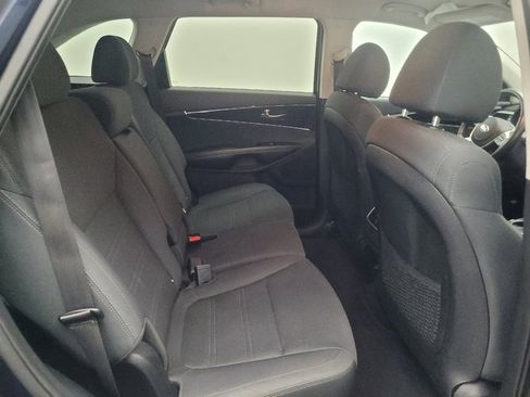 Used 2020 Kia Sorento S FWD image 19