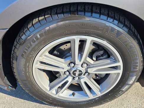 Used 2013 Ford Mustang Premium image 9