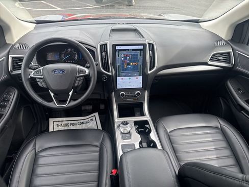 Used 2024 Ford Edge SEL w/ Convenience Package AWD/4WD image 3