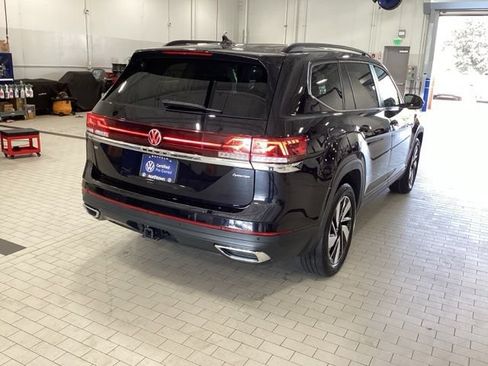Used 2025 Volkswagen Atlas SE AWD/4WD image 25