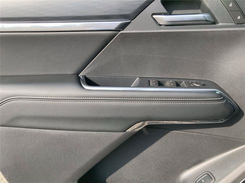New 2026 GMC Acadia Elevation w/ Elevation Premium Package FWD image 27