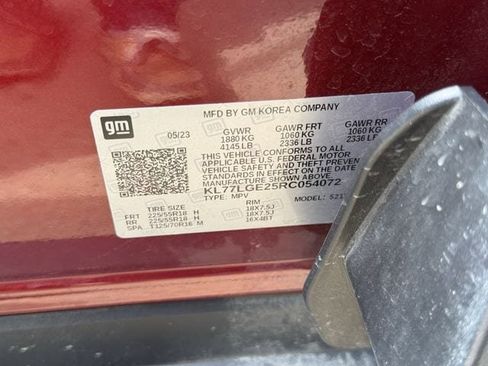 Used 2024 Chevrolet Trax RS w/ Sunroof Package FWD image 34