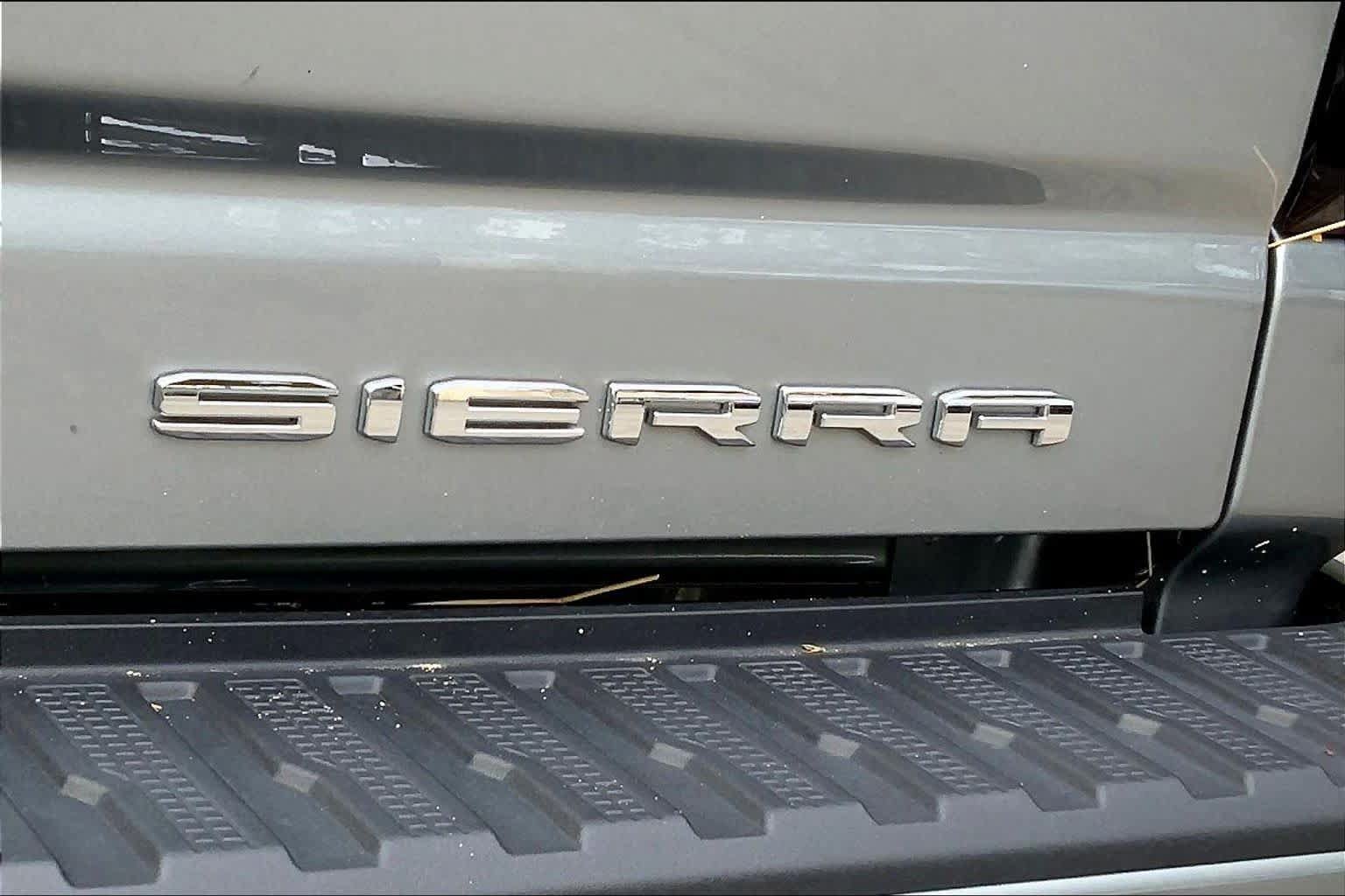 Used 2024 GMC Sierra 2500 Denali Ultimate AWD/4WD image 16
