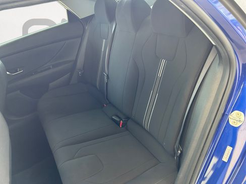Used 2022 Hyundai Elantra SEL w/ Convenience Package FWD image 19