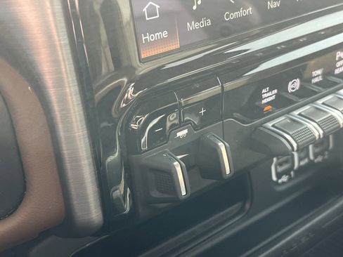 Used 2022 RAM 2500 Limited AWD/4WD image 32