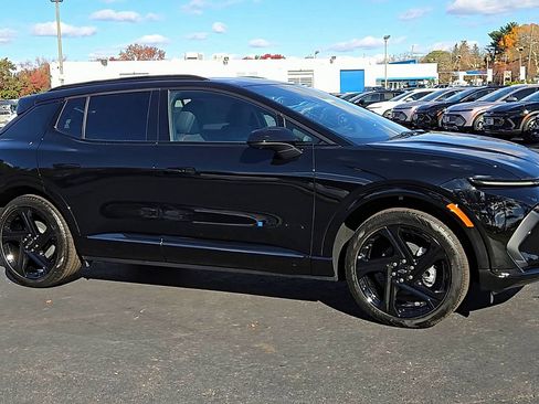 New 2026 Chevrolet Equinox EV RS image 6