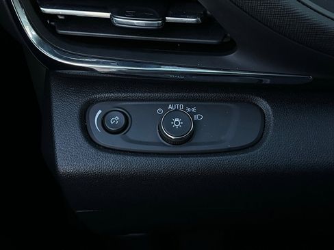 Used 2025 Buick Envista Preferred image 20