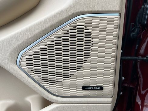 Used 2024 Jeep Grand Cherokee Limited w/ Luxury Tech Group II image 13