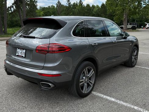 Used 2015 Porsche Cayenne Diesel image 3