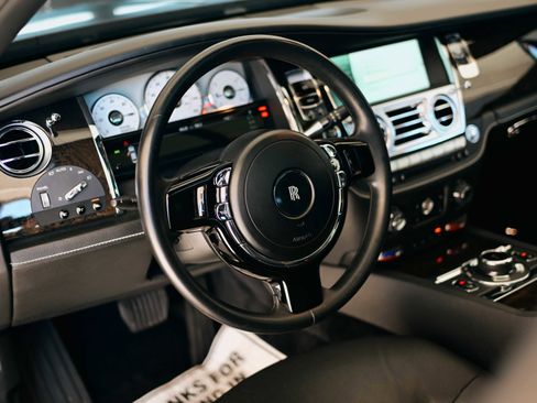 Used 2014 Rolls-Royce Ghost image 11