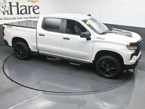 Used 2022 Chevrolet Silverado 1500 LT Trail Boss w/ Convenience Package II AWD/4WD image 38