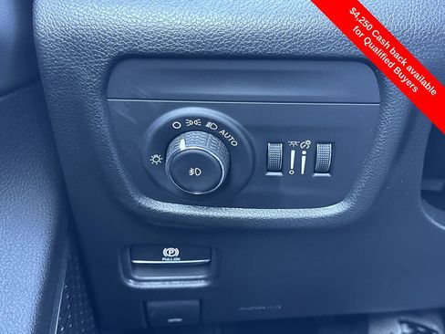 New 2025 Jeep Grand Cherokee Limited image 11