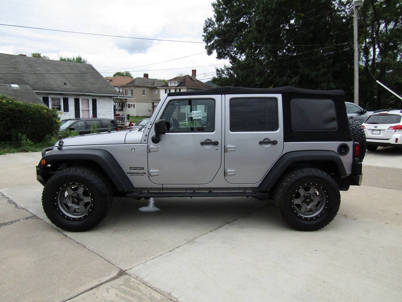 Used 2017 Jeep Wrangler Unlimited Sport w/ Quick Order Package 24S AWD/4WD image 7