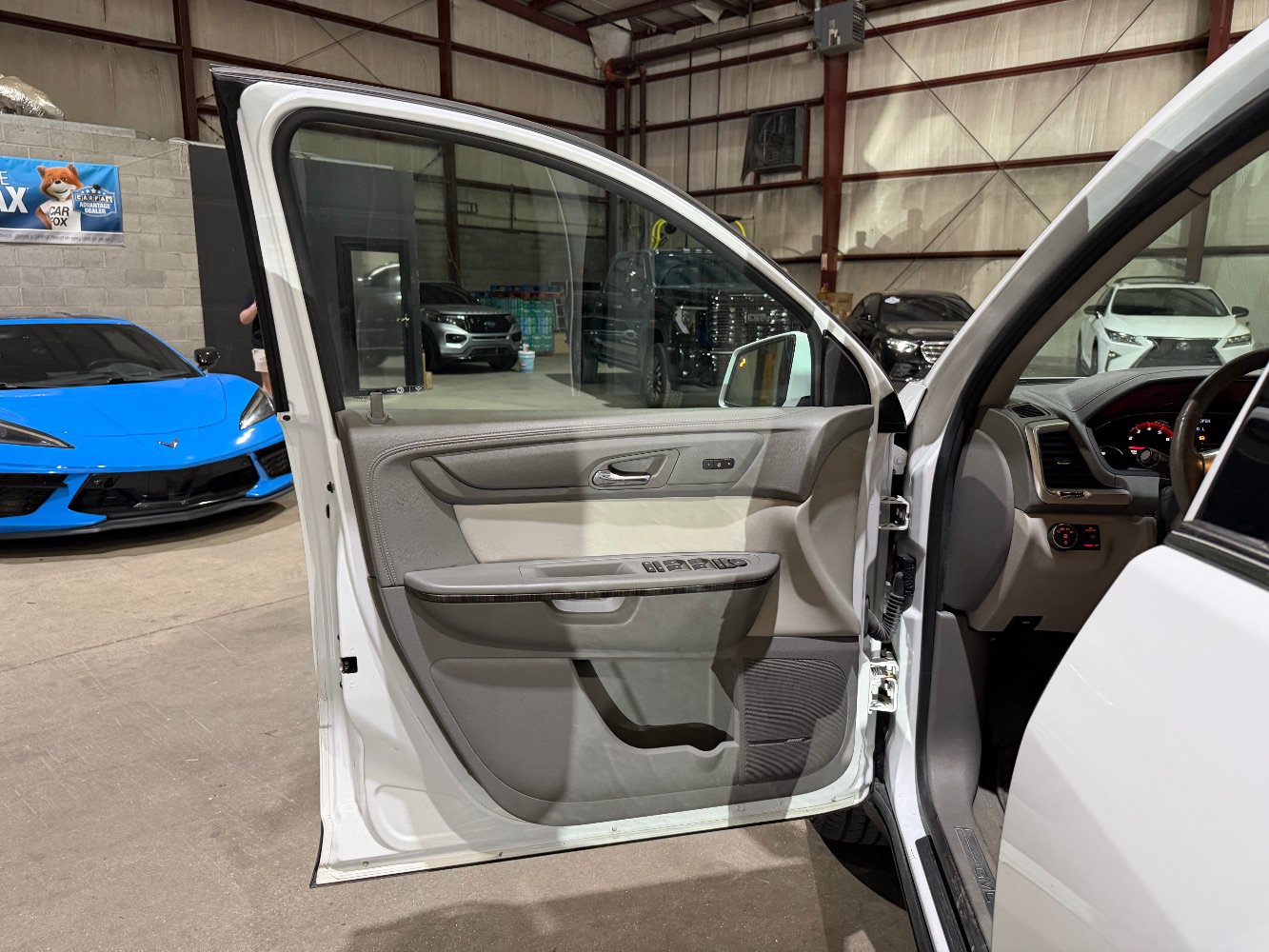 Used 2017 GMC Acadia Limited SLT FWD image 11
