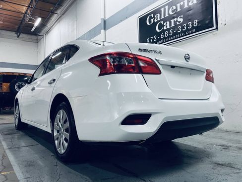 Used 2019 Nissan Sentra S FWD image 11