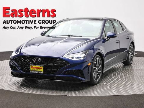 Used 2021 Hyundai Sonata Limited w/ Winter Weather Package FWD image 1