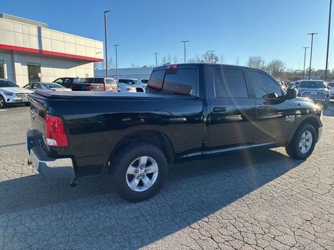 Used 2019 RAM 1500 Classic SLT image 8