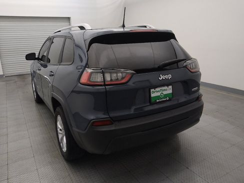 Used 2020 Jeep Cherokee Latitude FWD image 6