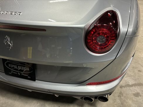 Used 2015 Ferrari California T image 34