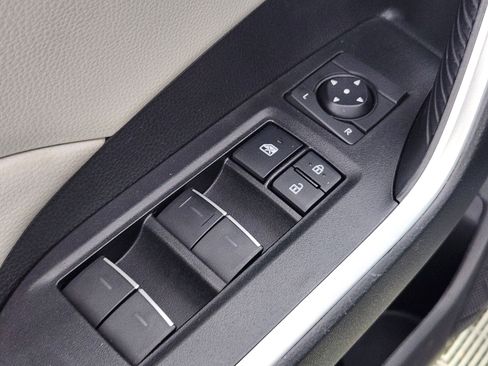 Used 2022 Toyota RAV4 XLE image 17