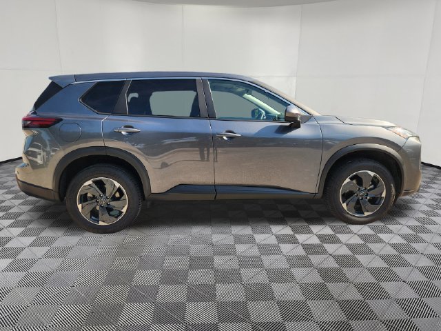 Used 2025 Nissan Rogue SV AWD/4WD image 4