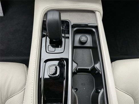 Certified 2025 Volvo XC90 B6 Plus w/ Protection Package Premier image 20