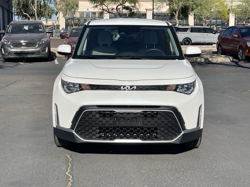 Certified 2025 Kia Soul LX FWD image 8