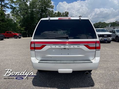 Used 2017 Lincoln Navigator Select RWD image 13