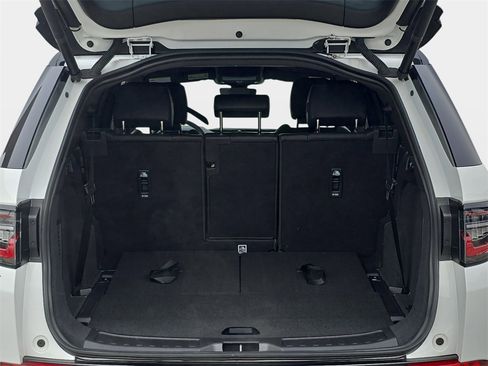 Certified 2025 Land Rover Discovery Sport Dynamic SE image 13