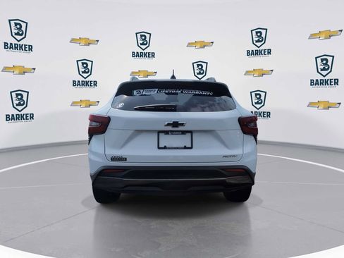 Used 2025 Chevrolet Trax ACTIV w/ Sunroof Package FWD image 7