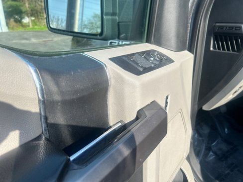 Used 2019 Ford F150 XLT AWD/4WD image 11