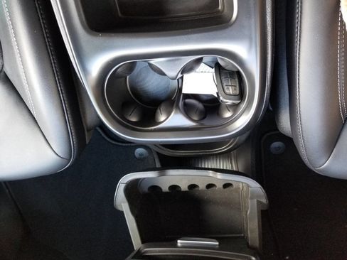 Used 2025 Chrysler Voyager LX FWD image 30