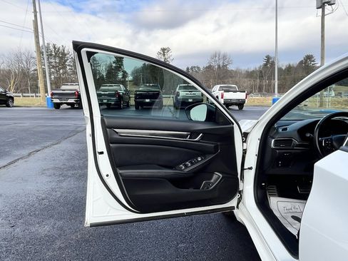 Used 2022 Honda Accord Sport image 12
