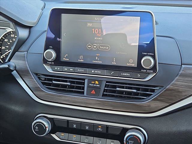 Used 2025 Nissan Altima 2.5 SV FWD image 19