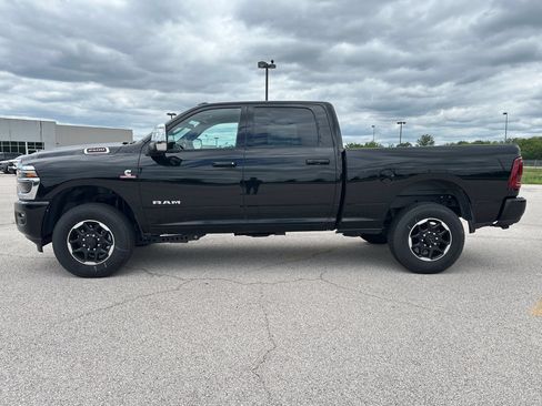 Used 2025 RAM 2500 Laramie AWD/4WD image 2