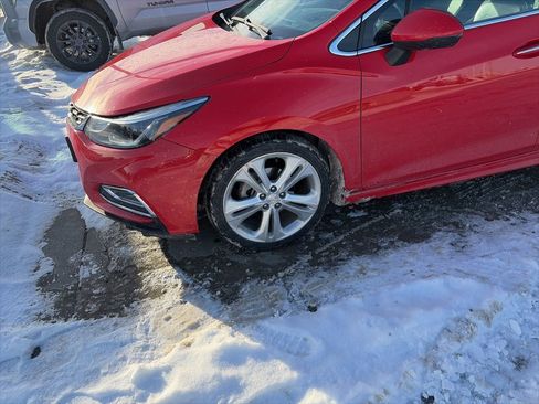 Used 2017 Chevrolet Cruze Premier image 4