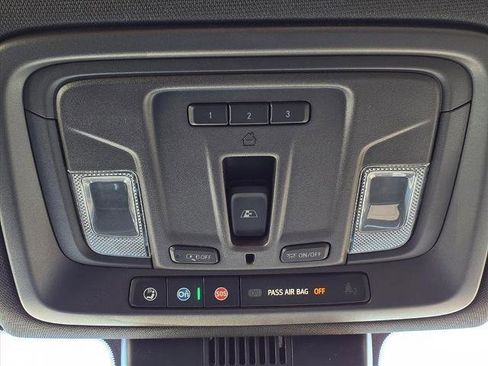 New 2026 GMC Sierra 1500 SLT image 17