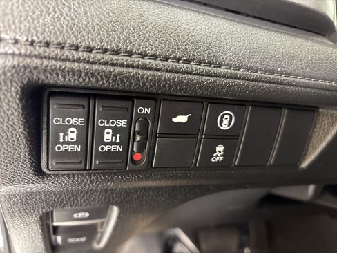 Used 2021 Honda Odyssey EX-L image 24