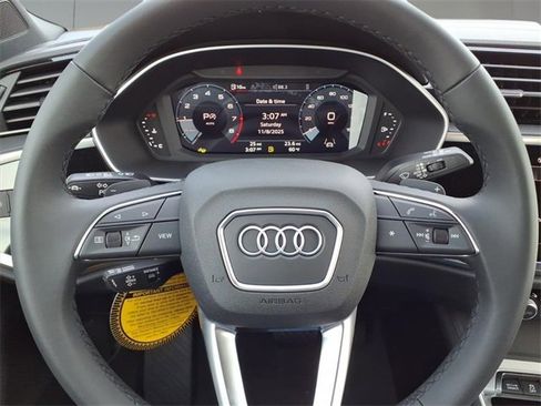 New 2025 Audi Q3 2.0T Premium image 10