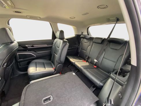 Used 2025 Kia Telluride S FWD image 14