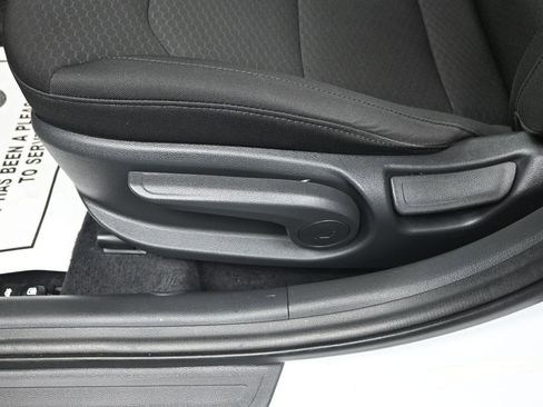 Used 2020 Hyundai Elantra SEL w/ Winter Weather Package image 12