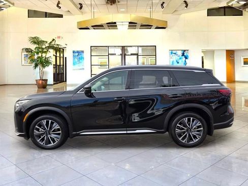 Used 2026 INFINITI QX60 Luxe w/ Cargo Package FWD image 8