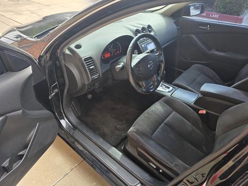 Used 2011 Nissan Altima 2.5 S w/ 2.5S Premium Audio Pkg image 9