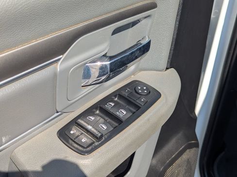 Used 2015 RAM 1500 Classic SLT AWD/4WD image 26
