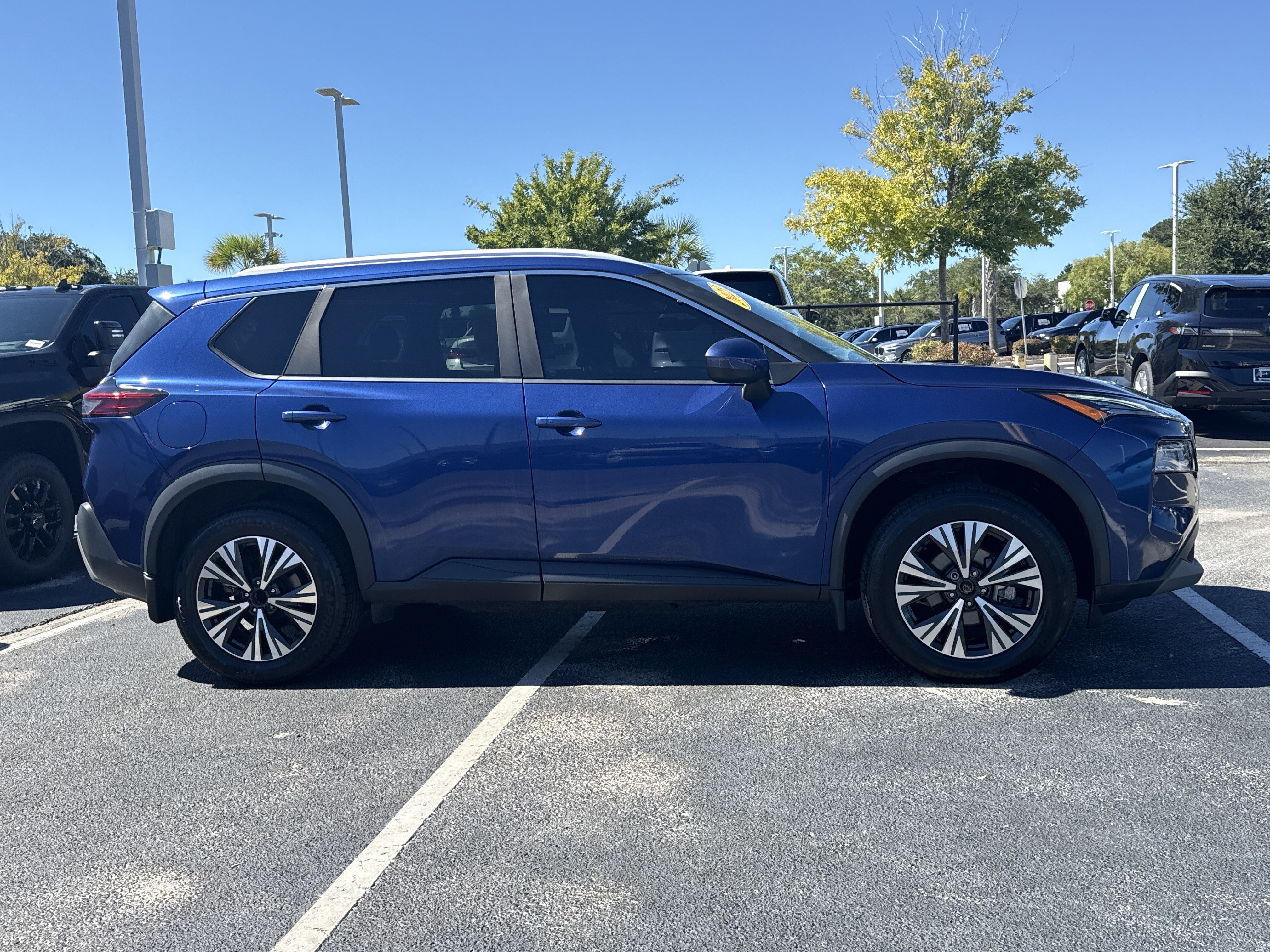 Used 2023 Nissan Rogue SV w/ SV Premium B Package FWD image 21
